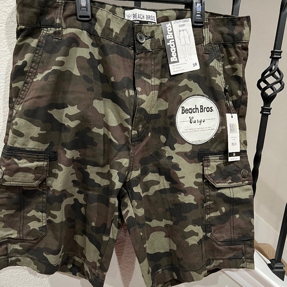 Beach Bros Other - NWT Men’s Beach Bros Brand camo cargo shorts Size 38